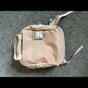 Patagonia 2022 back to school backpack - 20L - Pampas tan - UNDER msrp $79 NEW